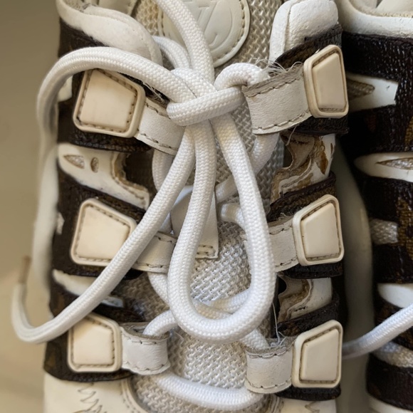 Authentic Louis Vuitton Archlight Sneakers 37 - Picture 7 of 15